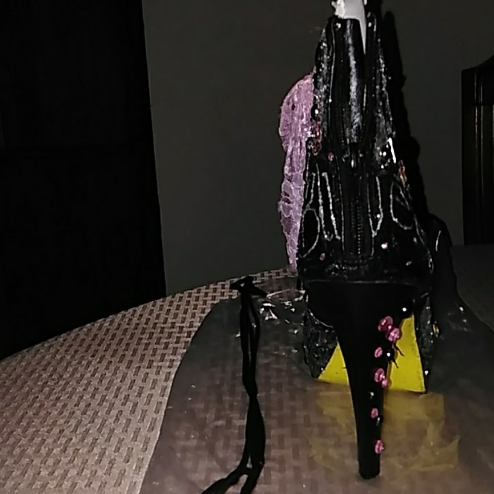 Open toe boots/shoes - Picture 6 of 8